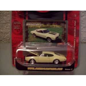   Musclecars R13 White 1969 Oldsmobile Cutlass 442 Toys & Games