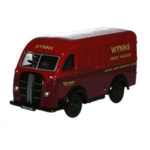  Austin 3 Way Van   Wynns Heavy Haulage   1/76th Scale 