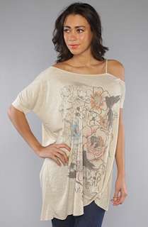 Free People off the shoulder Friday Graphic Top Shirt in Tea Sz XS S 
