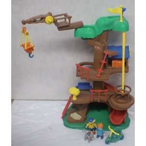  Caillou Treehouse Playset with 3 Figures Toys & Games