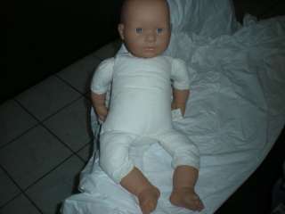 BERENGUER DOLL REAL BABY 19 BLUE EYED BROWN SUCK FINGE  