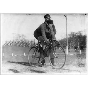  Bicycle riders Eddie Root,seated on bicycle on race track,bicycle 