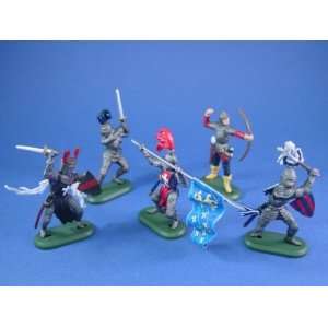  Britains Deetail Toy Soldiers Medieval Knights with Banner 