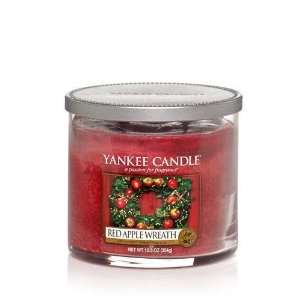  Red Apple Wreath Yankee Candle Medium Tumbler 12.5 oz 