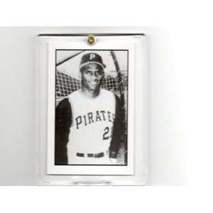  1984 Roberto Clemente Pirates Card in Screwdown Case 