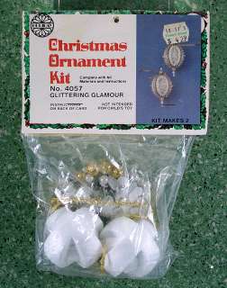 VINTAGE 1983 HOLIDAY INDUSTRIES INC. CHRISTMAS ORNAMENT KIT NO. 4057 