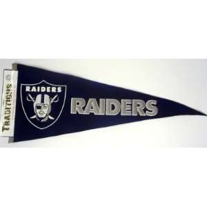    Oakland Raiders Traditions Pennant 13 x 32