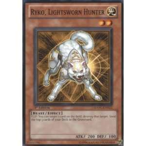   Single Card Ryko, Lightsworn Hunter SDDC EN023 Common Toys & Games