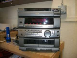 Aiwa CX ZR525U Compact Stereo System WORKS, FOR REPAIR  