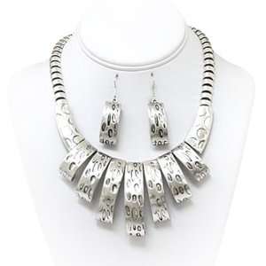  Thick Silvertone Casting Necklace and Earrings Set Fashion 