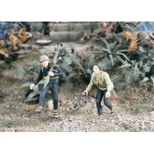  Verlinden 1/35 Vietcong Running (2 Figures) Toys & Games