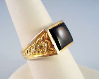 14K GENTS YELLOW GOLD ONYX RING  