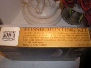 EXPEDITION T REX TOOTH FOSSIL HUNTING KIT, 1995   NIB  