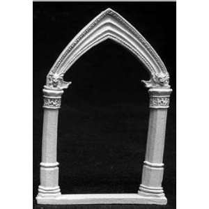  Reaper Miniatures Gothic Archway 2703 Toys & Games