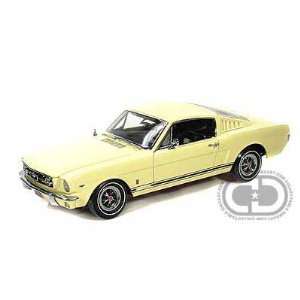  1965 Ford Mustang GT 2+2 Fastback 1/18 Toys & Games