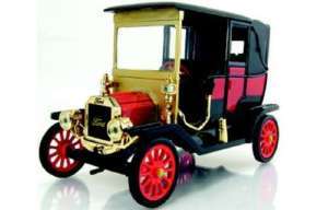 NEW 132 1911 FORD TOWN CAR DIECAST  