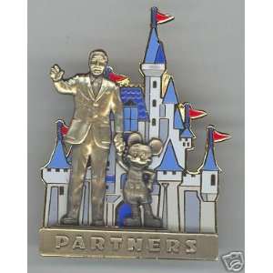  Disney Mickey Mouse & Walt Disney Partners 3D Pin 