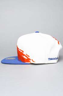 Mitchell & Ness The New York Knicks Paintbrush Snapback Hat in Blue 