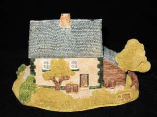 Lilliput Lane PAT COHANS BAR Figurine/Cottage/House  