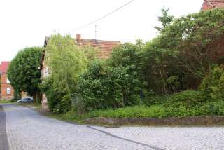   Haus am idyllischen Dorfplatz plus großer Obstgarten am Dorfrand