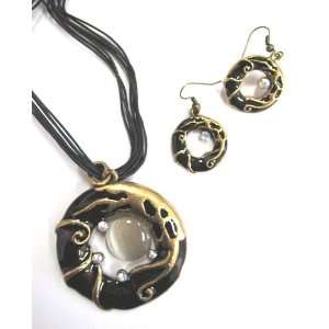   Metal Pendant Necklace & Earrings Set   Black Circle 