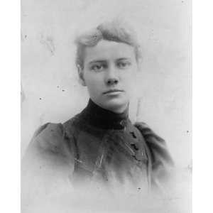  1890 photo Elizabeth Cochrane Nellie Bly, head and 