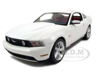 2010 FORD MUSTANG GT COUPE WHITE 1/18 MODEL CAR  