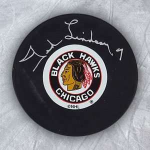 TED LINDSAY Chicago Blackhawks SIGNED Hockey Puck