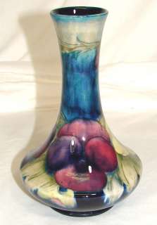 William MOORCROFT Pottery PANSY Vase Burslem 1916 SIGNED, Vintage 