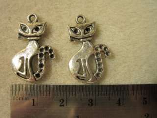 Charms, Sitting Cat with Empty Rhinestone Pockets, Tibetan Silver 